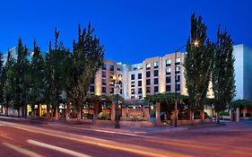 Courtyard Downtown Portland