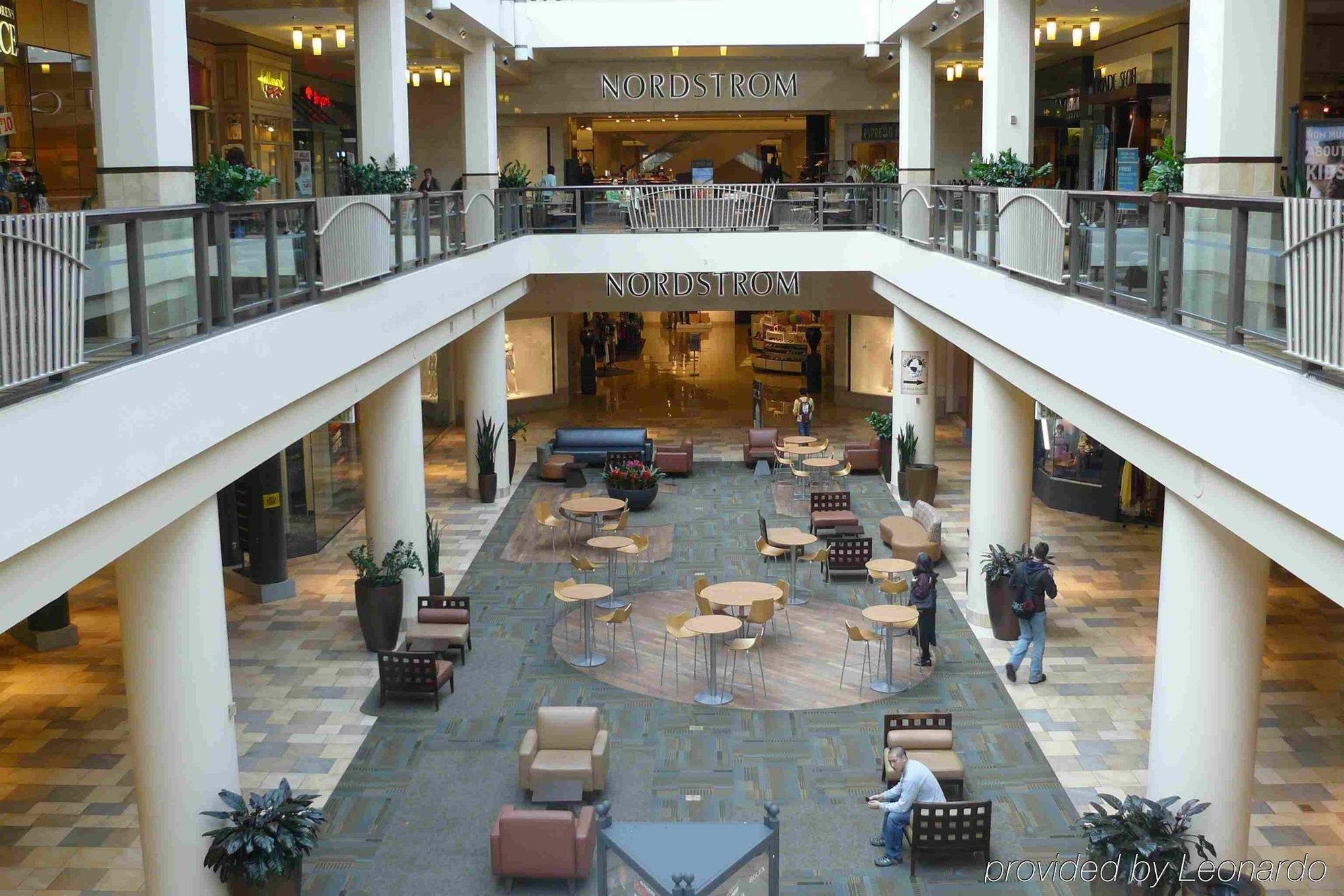 Courtyard Portland Downtown / Convention Center Hotel Interior photo